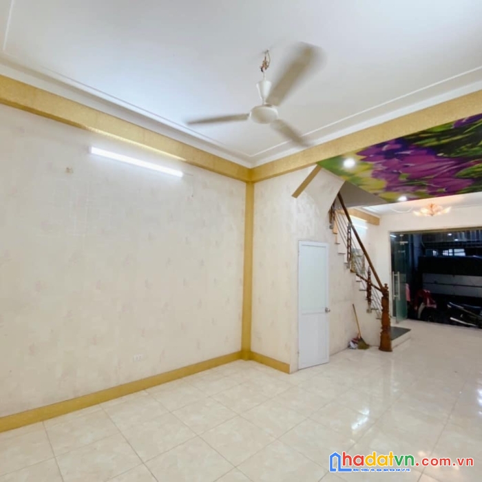 Bán nhà tân mai 45m2,mới,đẹp,ở luôn,giá 4,0 tỷ