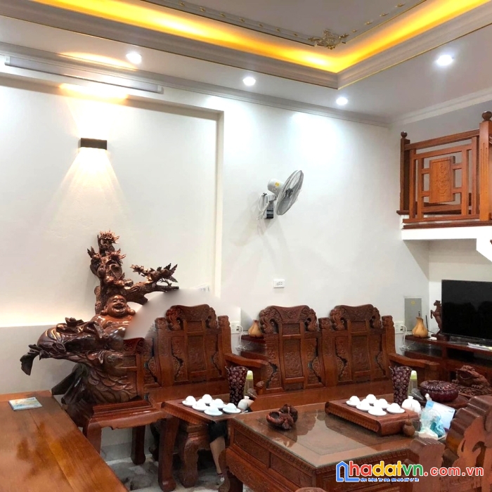 Công viên nguyễn văn cừ 90m², kinh doanh tốt nhỉnh 10 tỷ 
