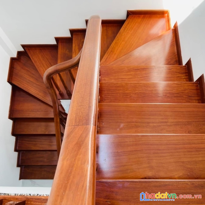 Bán nhà ngõ 125 trương định. 35m 5t 3.9 tỷ. lô góc, gần phố, kd online