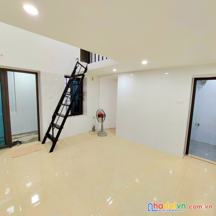 Bán căn hộ tập thể tầng 1 ở lê duẩn, phường cửa nam.