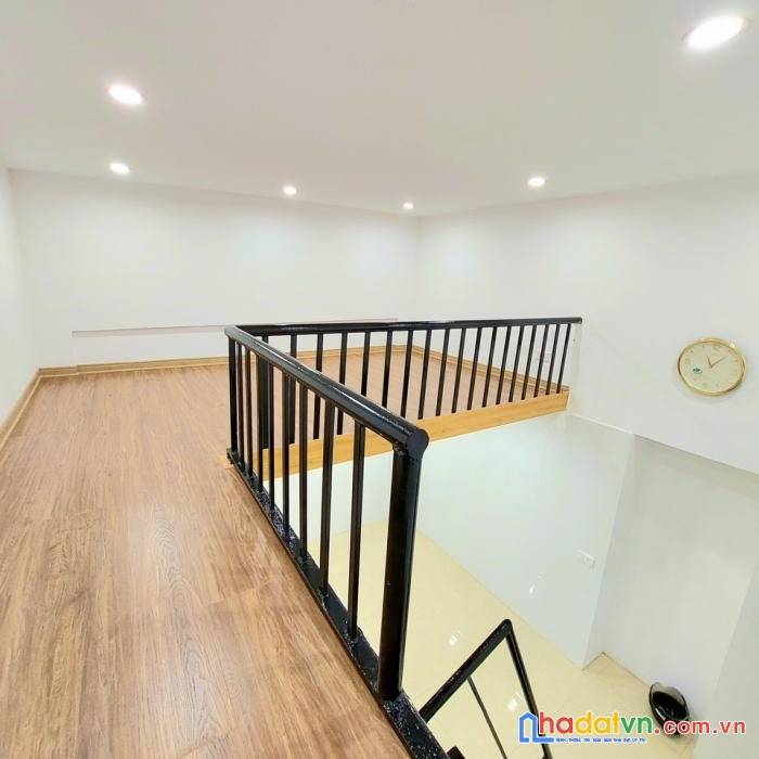 Bán căn hộ tập thể tầng 1 ở lê duẩn, phường cửa nam.