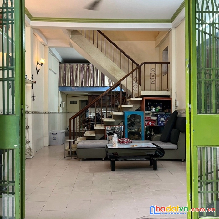Bán gấp nhà 3 tầng hẻm lạc long quân, p.8, tân bình.