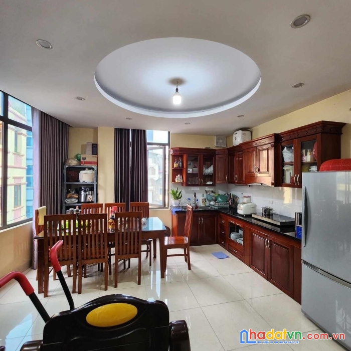 Nhà liền kề phân lô ngõ 13 lĩnh nam, 50m 5t mt5.8m 8.5 tỷ, ô tô chạy vòng quanh, lô góc