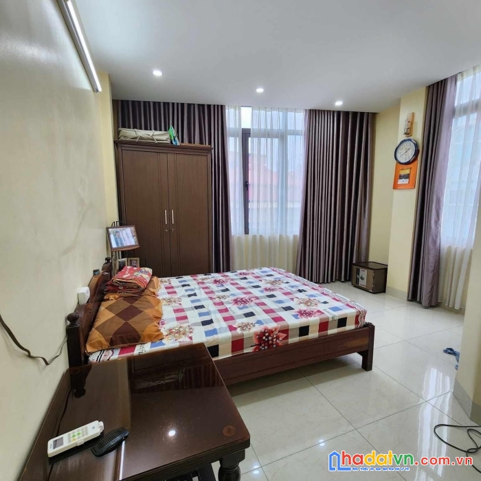 Nhà liền kề phân lô ngõ 13 lĩnh nam, 50m 5t mt5.8m 8.5 tỷ, ô tô chạy vòng quanh, lô góc