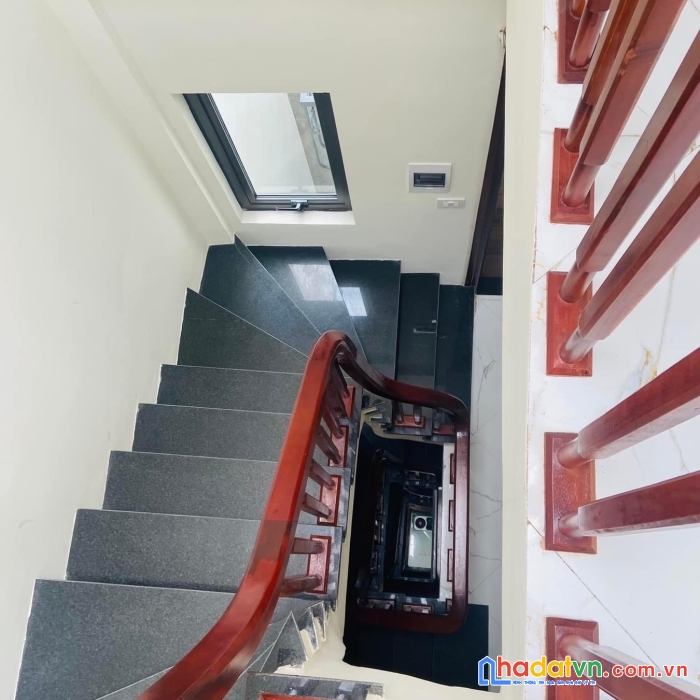 Bán nhà minh khai 56m 5t 4.8 tỷ, nhà mới, ngõ thông, gần times city