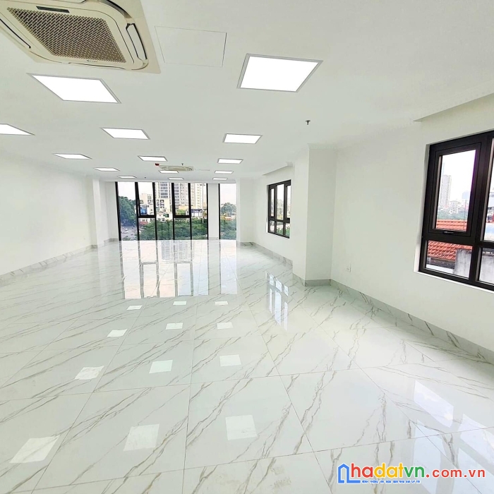 Bán tòa nhà văn phòng phố hoàng quốc việt 123m2 9 tầng, mặt tiền 6.5m lô góc view đẹp