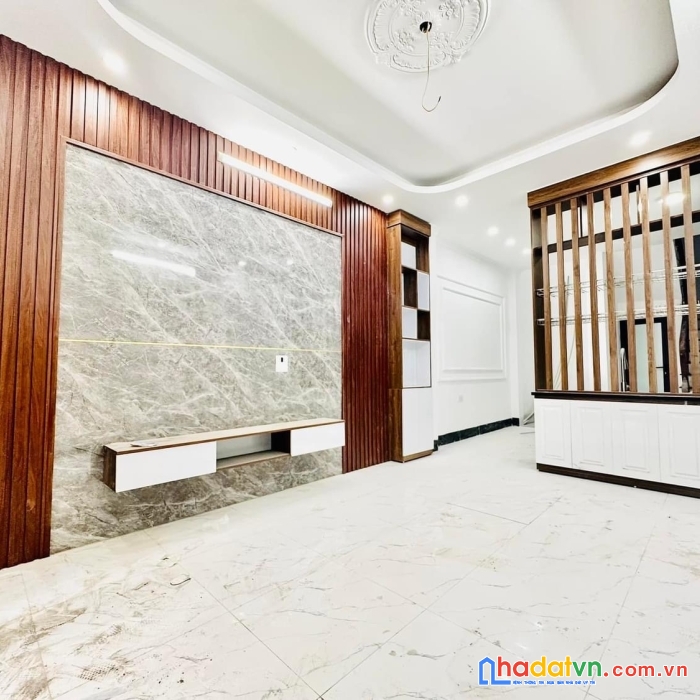 Bán nhà ngõ phố minh khai, nhà mới lô góc, gần ô tô, ô chờ thang máy 37m 5t 4.8 tỷ