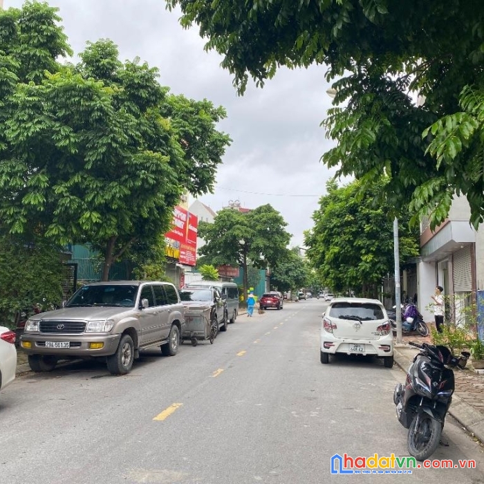 Bán đất trung tâm đông dư thôn 5 –37m2 mtien 4m gần trục chính, khuôn tiền.0982852808