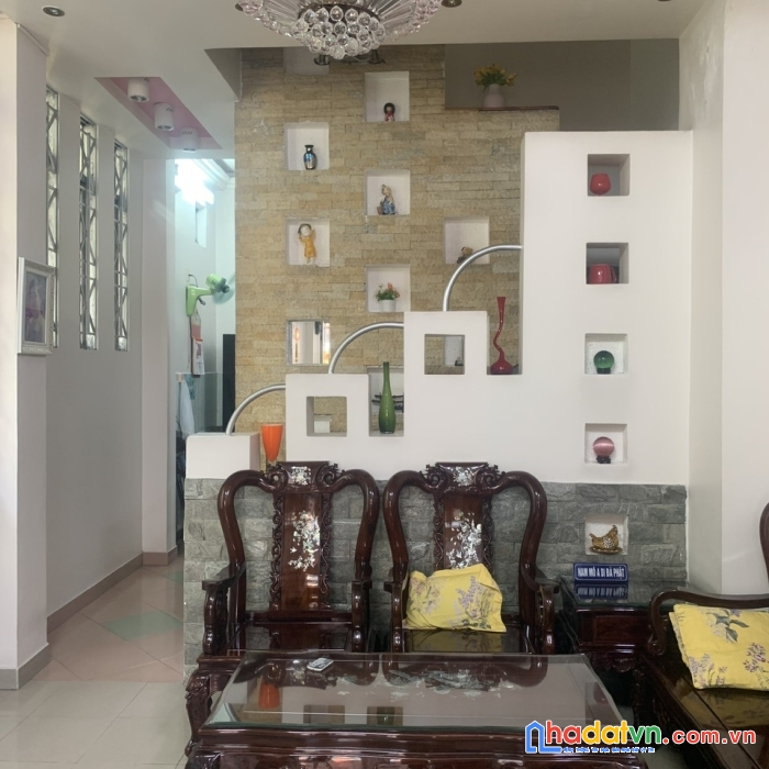 Chuyển chỗ ở bán nhà xóm đất, p8, quận 11 với 11.3 tỷ