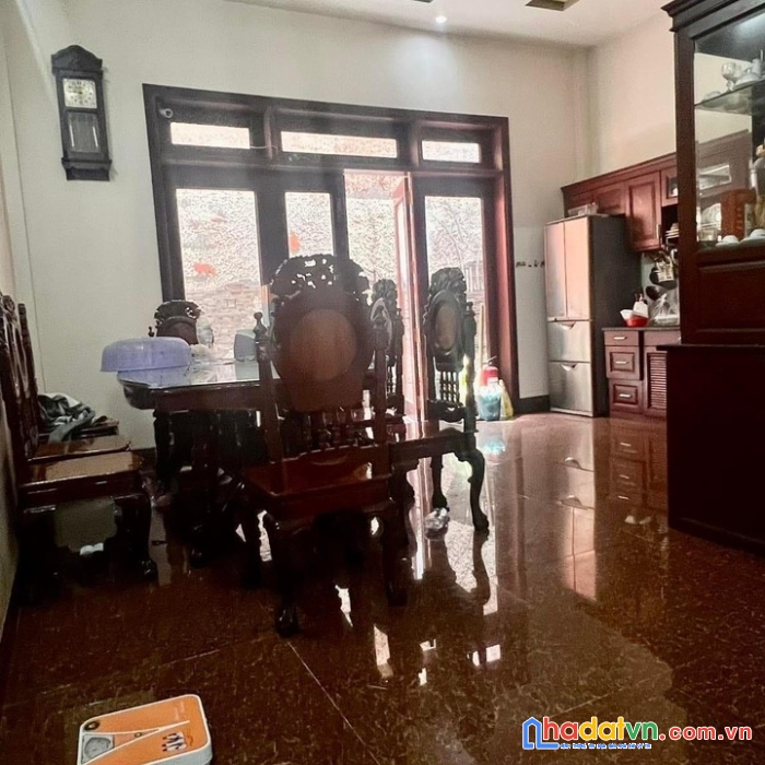 Quá hiếm, quá rẻ chỉ hơn 10 tỷ. 120m2, 5.5 x 20, 4 tầng đẹp, đường xe tải p12 qgv.
