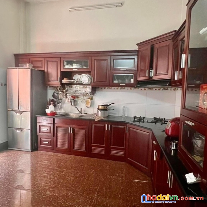 Quá hiếm, quá rẻ chỉ hơn 10 tỷ. 120m2, 5.5 x 20, 4 tầng đẹp, đường xe tải p12 qgv.