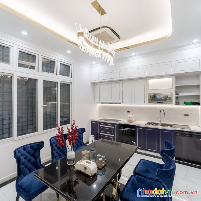 Bán nhà hồ đền lừ 70m 5t 7.8 tỷ view hồ, nhà mới, nội thất xịn, ô tô đỗ cửa.