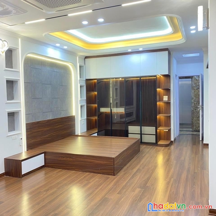 Bán nhà gấp minh khai. ô tô, kinh doanh. 5 tầng thang máy. 50m cực hiếm 6.5 tỷ