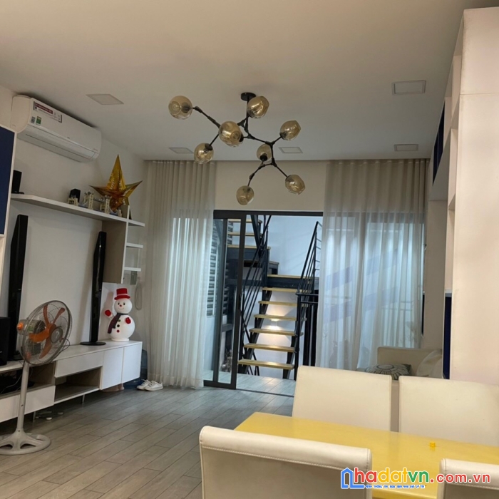 Bán gấp nhà 5 tầng mt đường d2, p.25, quận bình thạnh.