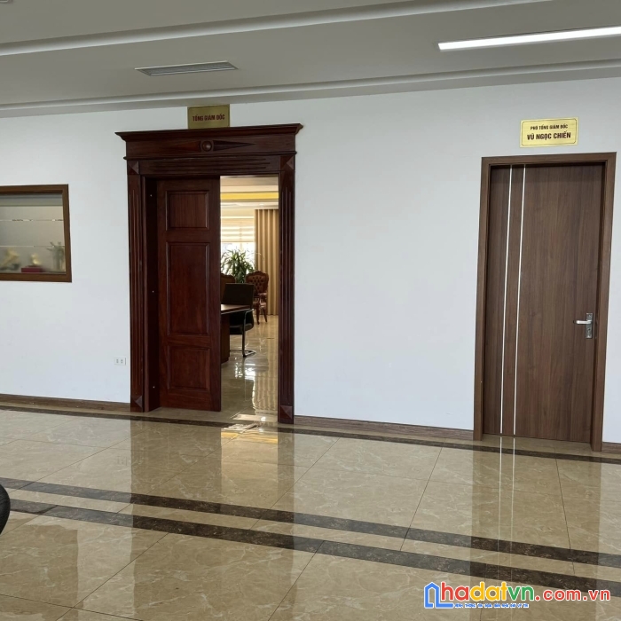  cần chuyển nhượng tòa nhà văn phòng mặt phố thụy khuê view hồ tây.