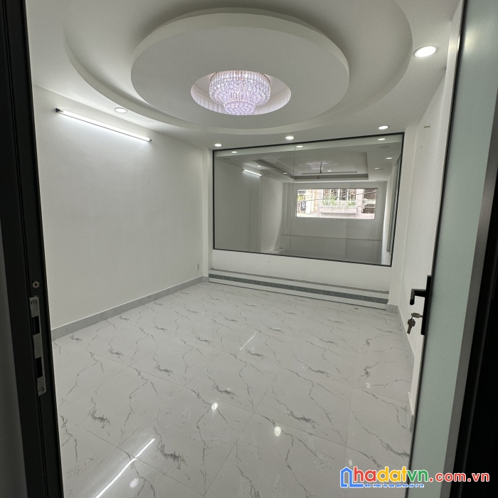 Bán gấp hoặc cho thuê biệt thự mới xây đường lạc long quân, p.3, quận 11