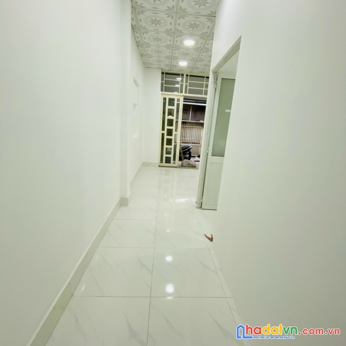 Bán nhà p. trường thọ 51m2 1trệt 1 lửng chỉ 3,6 tỷ đường lớn xe hơi