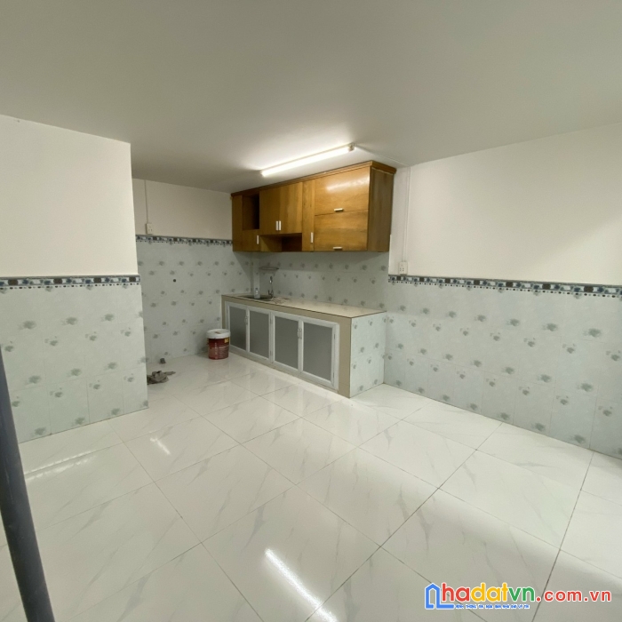 Bán nhà p. trường thọ 51m2 1trệt 1 lửng chỉ 3,6 tỷ đường lớn xe hơi