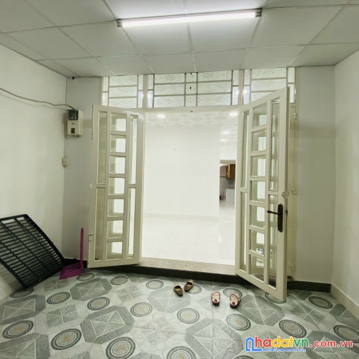 Bán nhà p. trường thọ 51m2 1trệt 1 lửng chỉ 3,6 tỷ đường lớn xe hơi