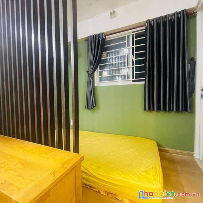 Bán căn góc tầng trung view phố ăn uống giá giảm sâu chỉ nhỉnh hơn 800 chút xíu