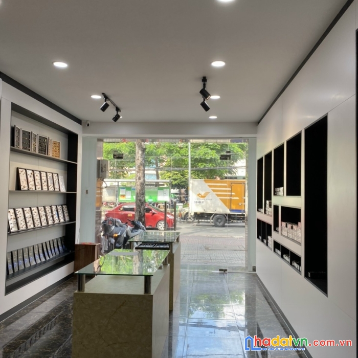 Cần bán gấp nhà 2 mặt tiền lý thường kiệt, p7, tân bình - đối diện chợ tân bình .