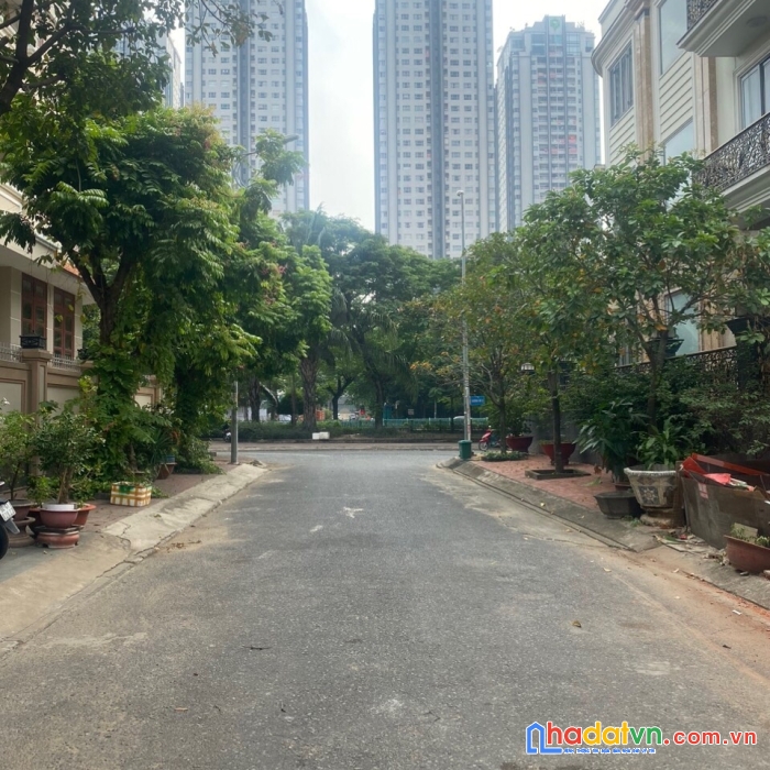 Cần tiền bán gấp biệt thự đôi kdc him lam, p.tân hưng, trung tâm quận 7