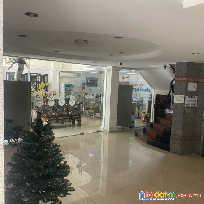 Cho thuê tổ hợp nhà hàng tiệc cưới, khách sạn, massage.
mặt tiền đường nguyễn thị thập , p. bình