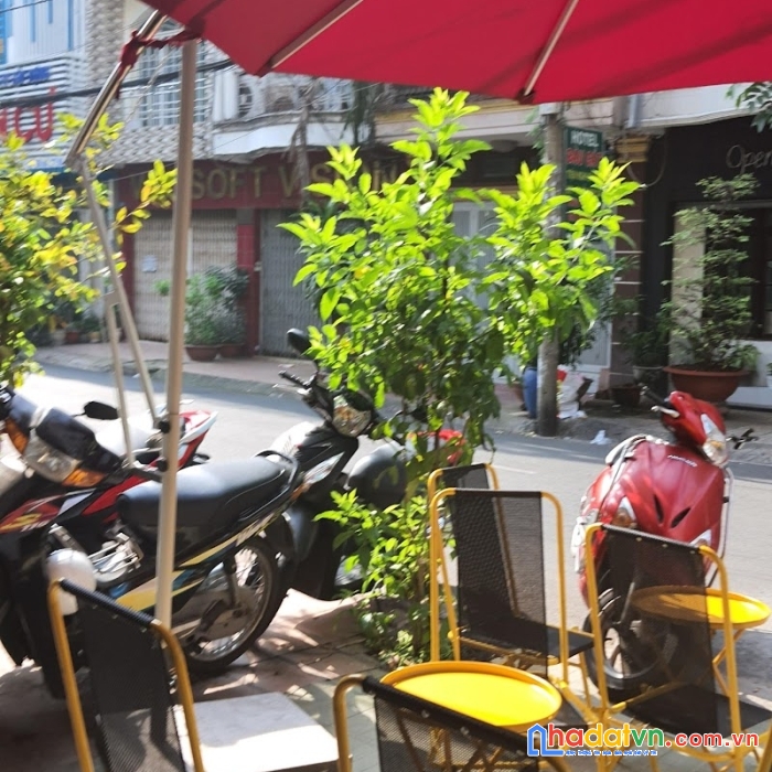 Nhà mặt tiền đường bàu cát, tân bình, 72m2, 4 tầng giá rẻ nhất khu vực.