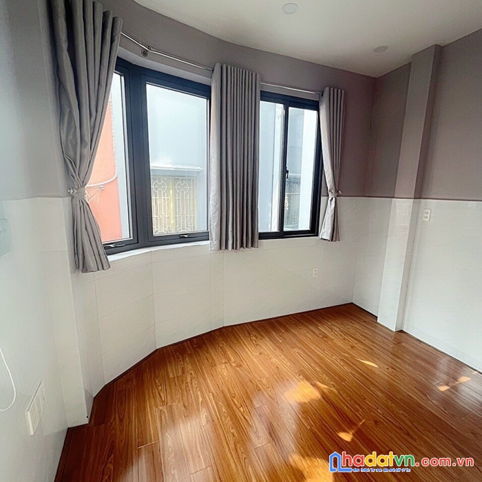 Định cư nước ngoài cần bán gấp căn góc 2 mt hẻm lý thái tổ, p9, quận 10