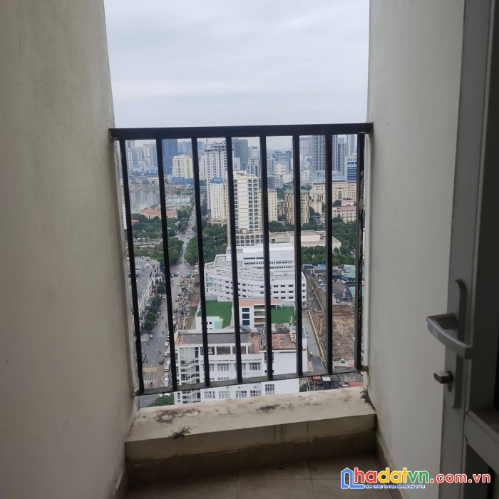 Bán chung cư thăng long tower 33 mạc thái tổ 98m2 giá bán 3ty5 lh 0394392185