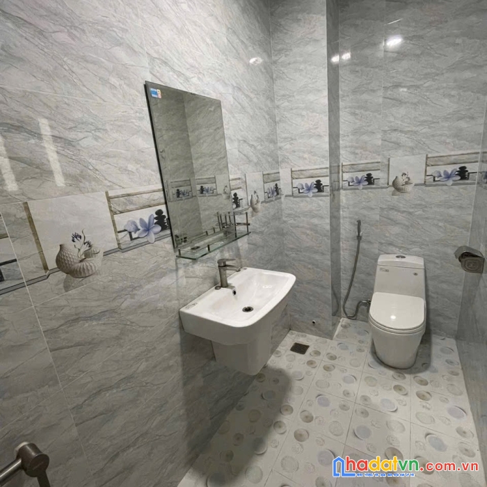 Bán đất tặng nhà, 60m2 đúc kiên cố 1t1l shr thổ cư 100% chỉ 4,1 tỷ