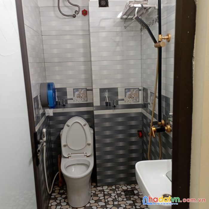 Bán nhà nghỉ 5 tầng ở đường nguyễn khoái, gần times city