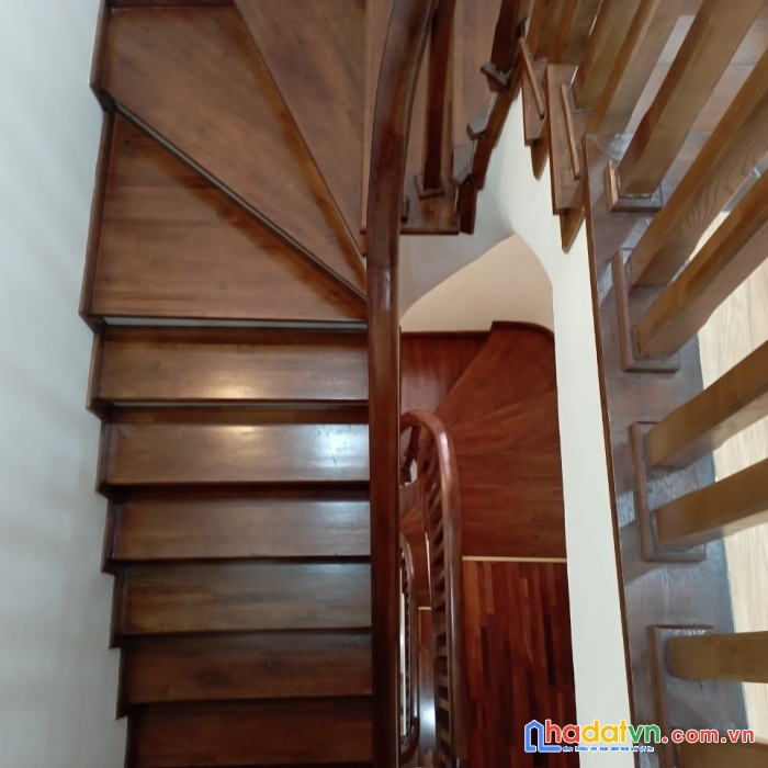 Chính chủ bán căn nhà 5 tầng ở đội cấn gần trường tiểu học hoàng diệu	