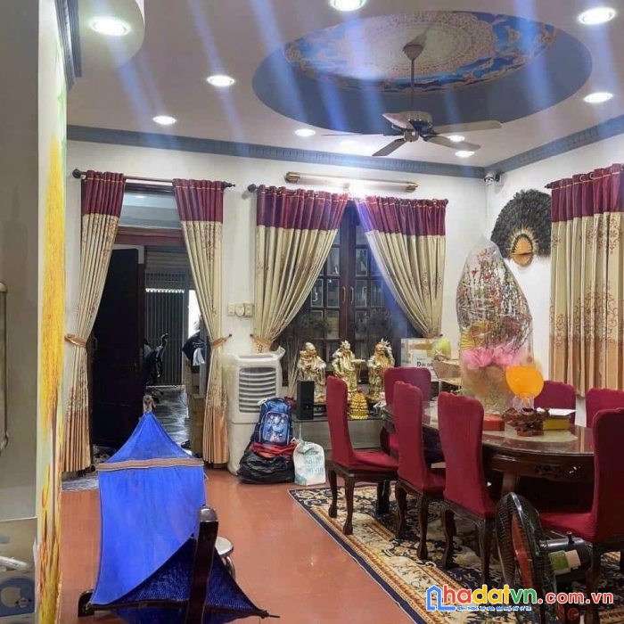 Biệt thự sân vườn hxh lũy bán bích quận tân phú cần bán gấp.