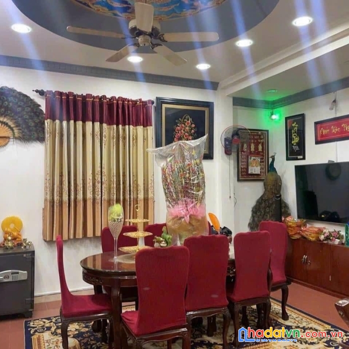 Biệt thự sân vườn hxh lũy bán bích quận tân phú cần bán gấp.