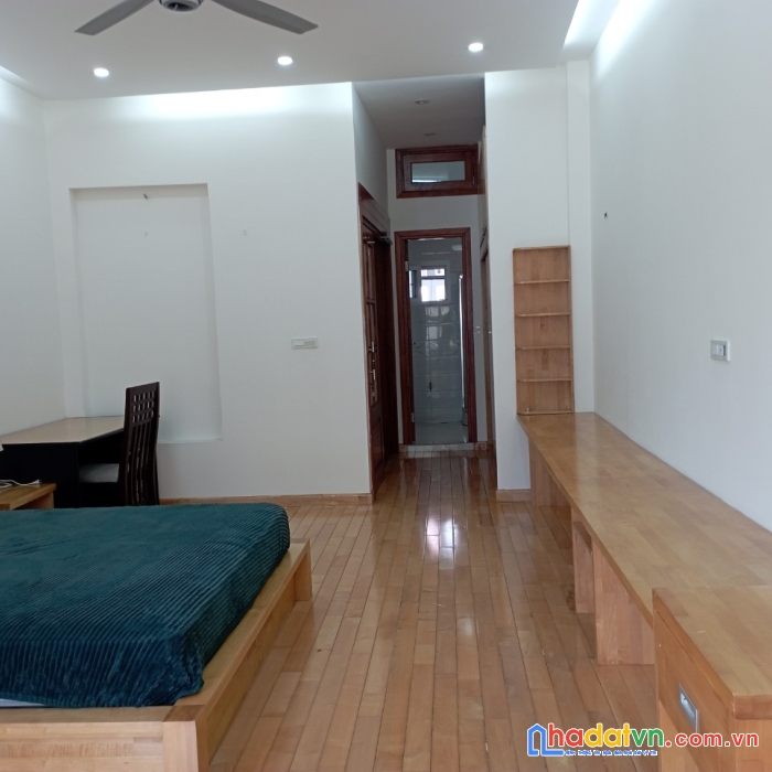 Bán căn nhà 5 tầng ở đội cấn, gần trường tiểu học hoàng diệu