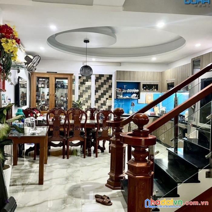 Hiếm 1 căn , mặt tiền 7.8m , 3 tầng, lý tê xuyên, linh đông, thủ đức.