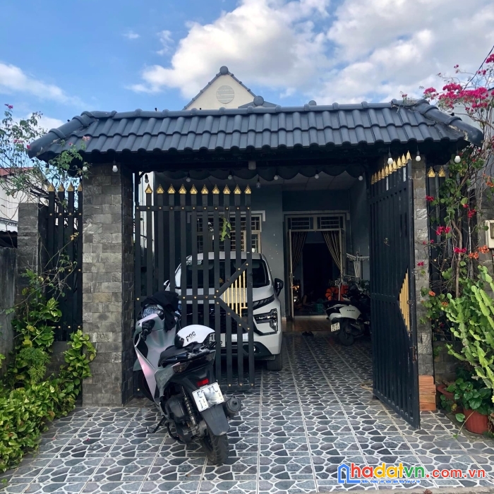 Hóc môn 102m2, 5m x 21m giá 3.3 tỷ, nhà ngay chợ xuân thới thượng.