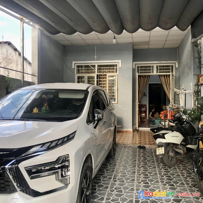 Hóc môn 102m2, 5m x 21m giá 3.3 tỷ, nhà ngay chợ xuân thới thượng.