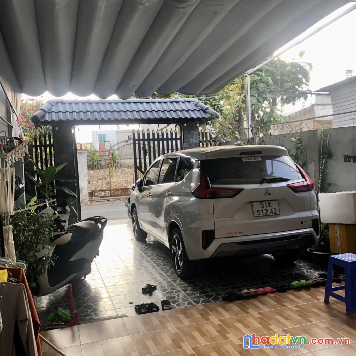 Hóc môn 102m2, 5m x 21m giá 3.3 tỷ, nhà ngay chợ xuân thới thượng.