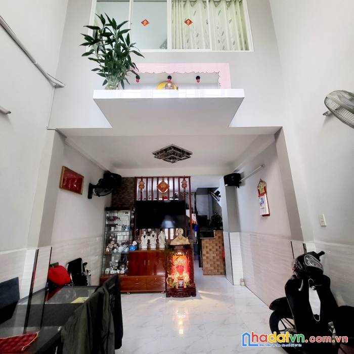 Cần bán gấp nhà mt đường số 47 phường 4, quận 4 chỉ với 7.3 tỷ
