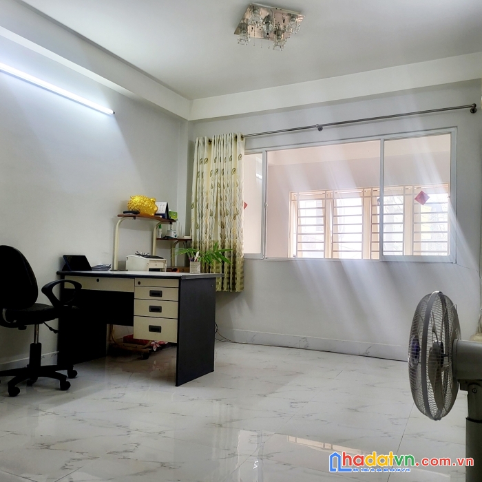 Cần bán gấp nhà mt đường số 47 phường 4, quận 4 chỉ với 7.3 tỷ