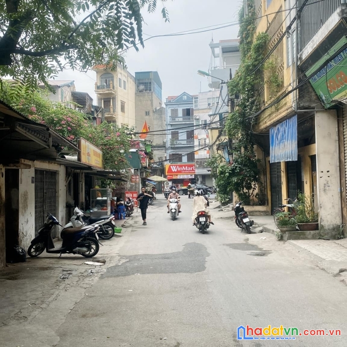 Bán nhà sđcc phố văn chương, đống đa, hn s: 100m2 4 tầng, mt 9,3m, zá 18 tỷ.