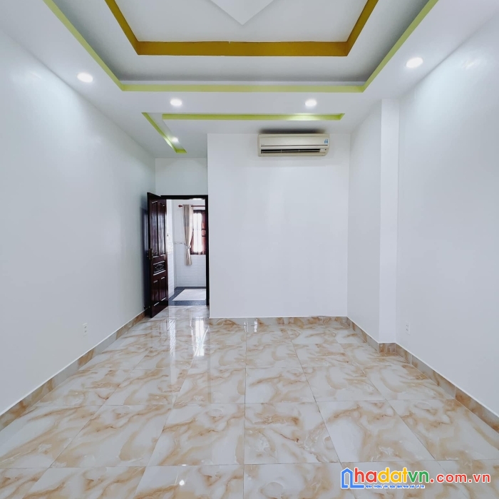 Bán nhà hxh hưng phú, 3 tầng, kinh doanh vip, 4,5 tỷ tl
