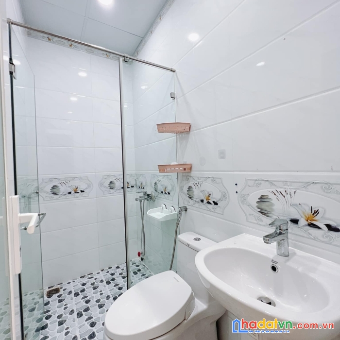 Bán nhà hxh hưng phú, 3 tầng, kinh doanh vip, 4,5 tỷ tl