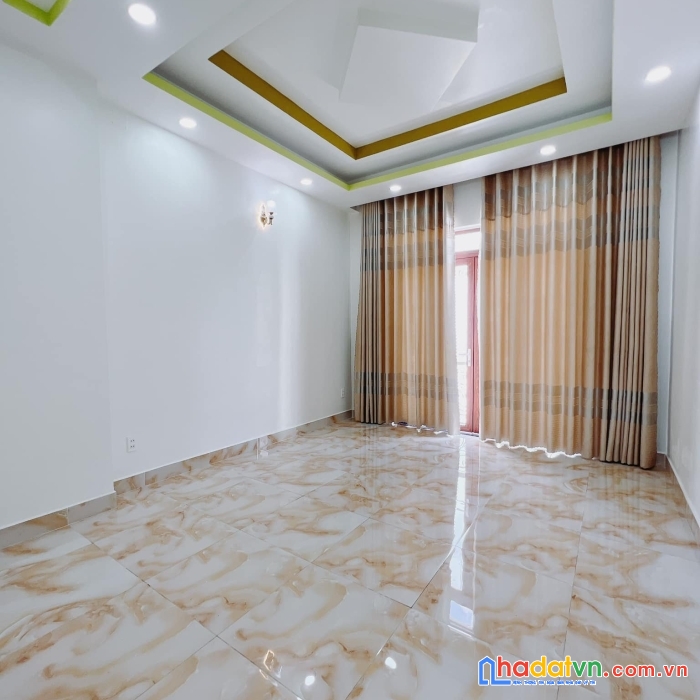 Bán nhà hxh hưng phú, 3 tầng, kinh doanh vip, 4,5 tỷ tl