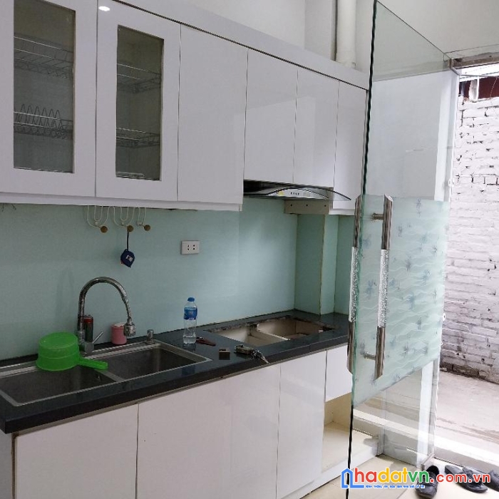 Tây hồ – nghi tàm- nhà mặt ngõ 3 tầng mới- ô tô đỗ cạnh nhà – 1.95 tỷ . 