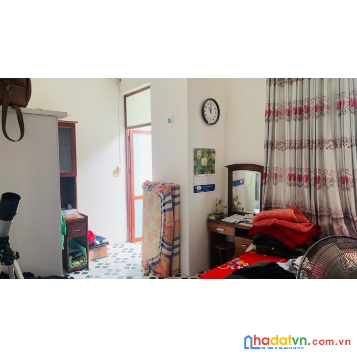 Tây hồ- 40m 3 tầng sổ đỏ vuông – mặt tiền 5.5m –ngõ ô tô tránh-  view cầu nhật tân – 3.8 tỷ 