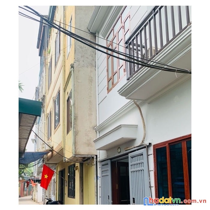 Tây hồ- 40m 3 tầng sổ đỏ vuông – mặt tiền 5.5m –ngõ ô tô tránh-  view cầu nhật tân – 3.8 tỷ 
