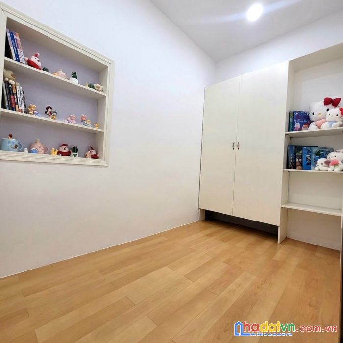 Hạ giá - bán nhà hẻm 193/ đường nguyễn cư trinh, p nguyễn cư trinh quận 1